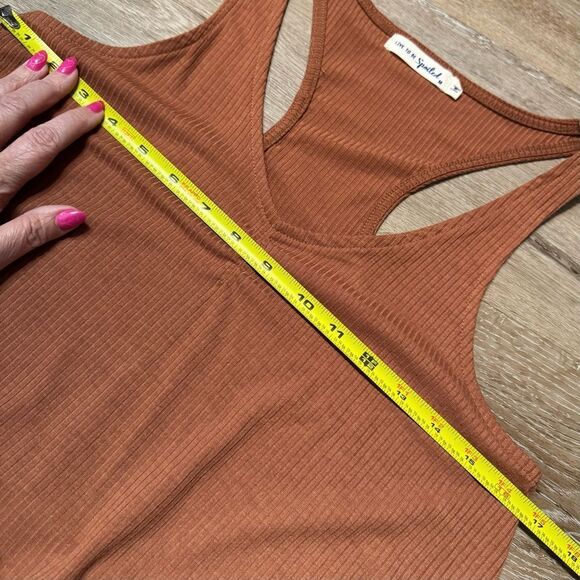 Live To Be Spoiled Knit Tank and Duster Set, Medium - Picture 10 of 16